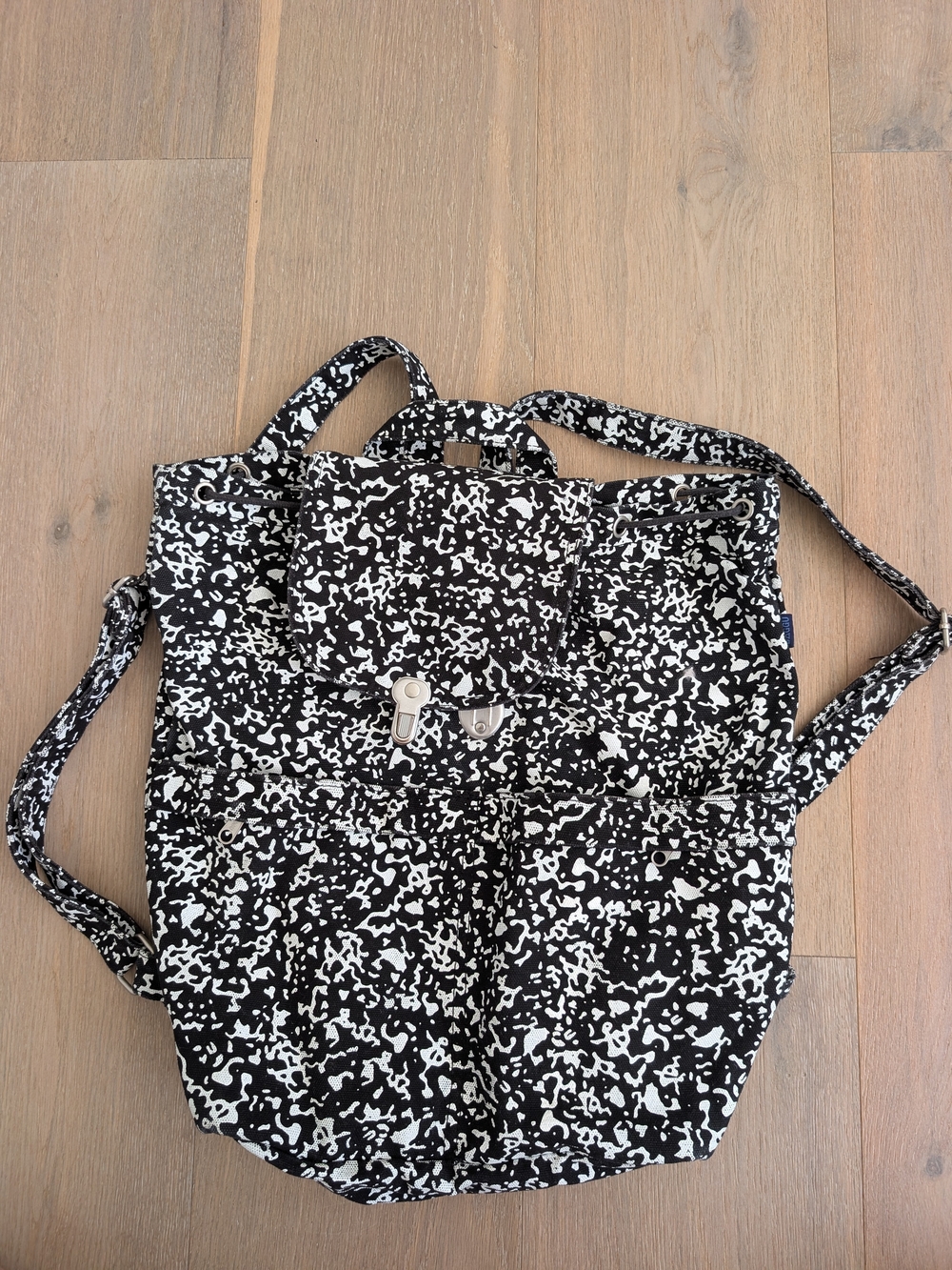 BAGGU Black & White Canvas Tote Backpack
